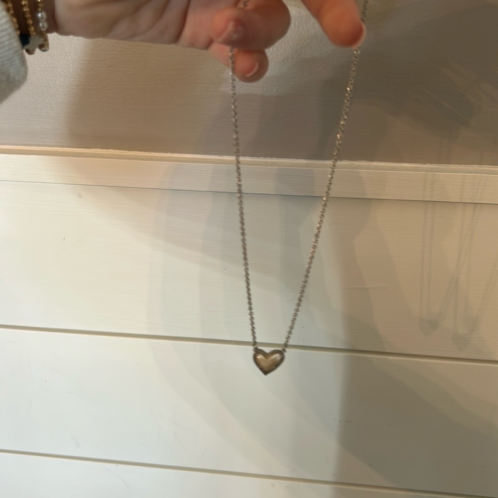 KENDRA SCOTT SLIVER OPAL HEART NECKLACE